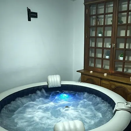 En Bois Dans Ancienne Batisse 몽펠리에